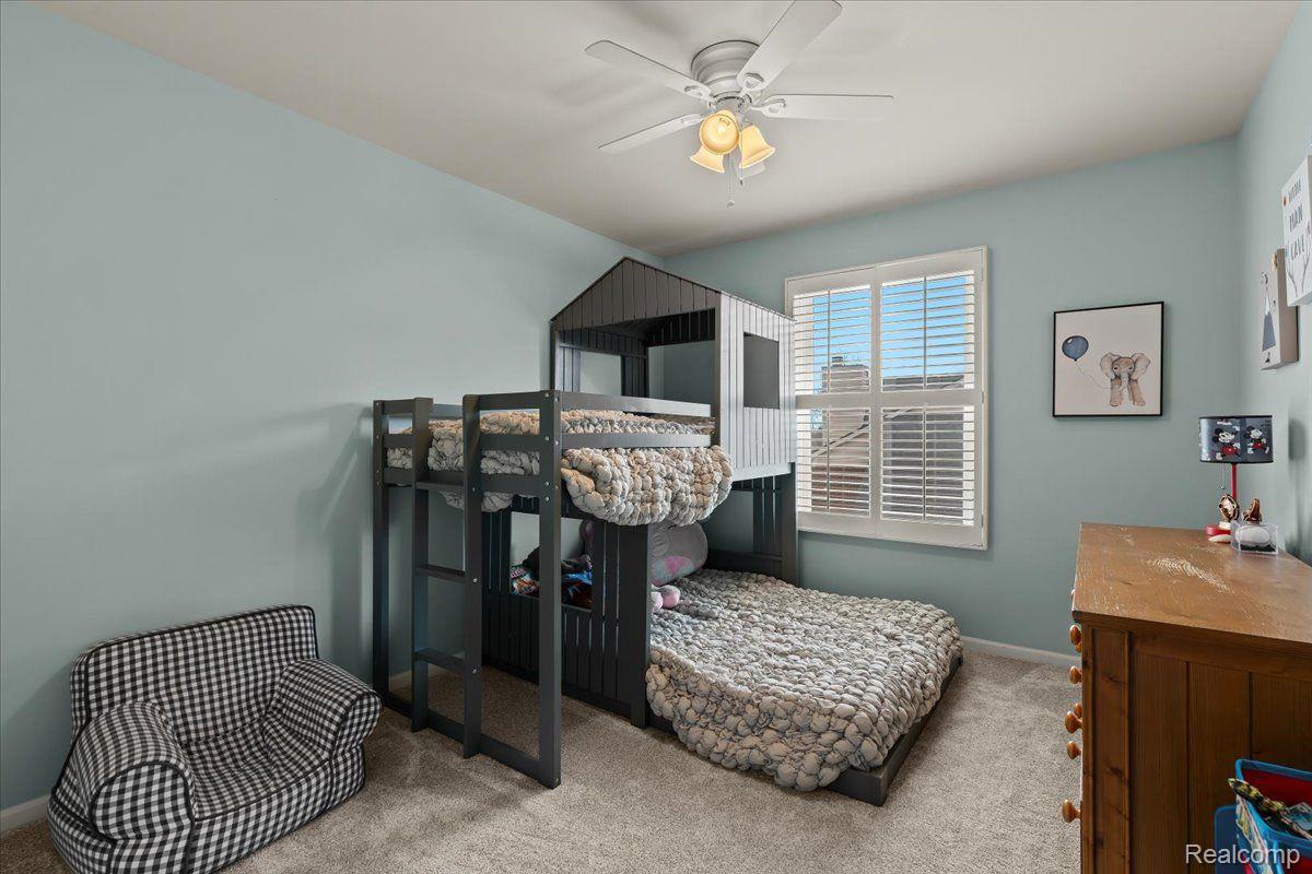 17020 CARRIAGE WAY