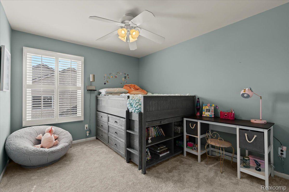 17020 CARRIAGE WAY