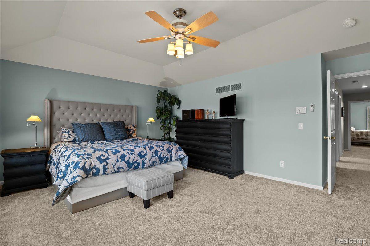 17020 CARRIAGE WAY