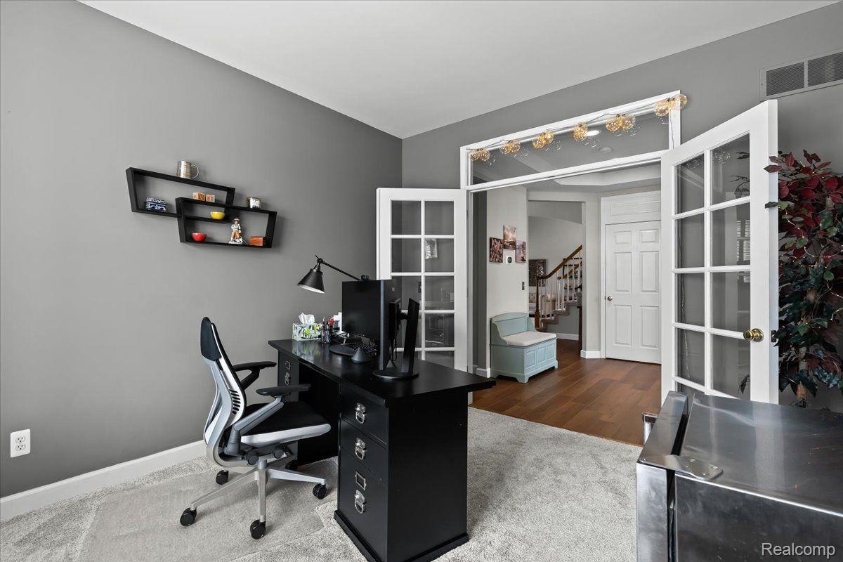 17020 CARRIAGE WAY
