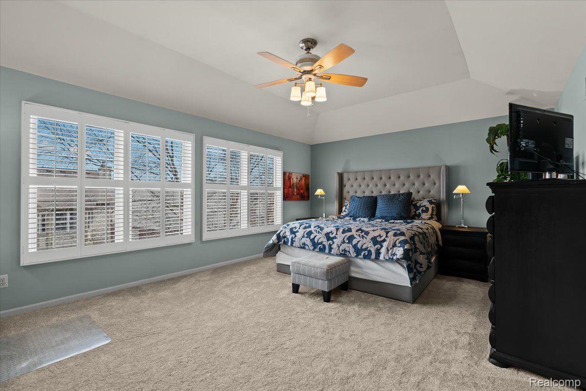 17020 CARRIAGE WAY