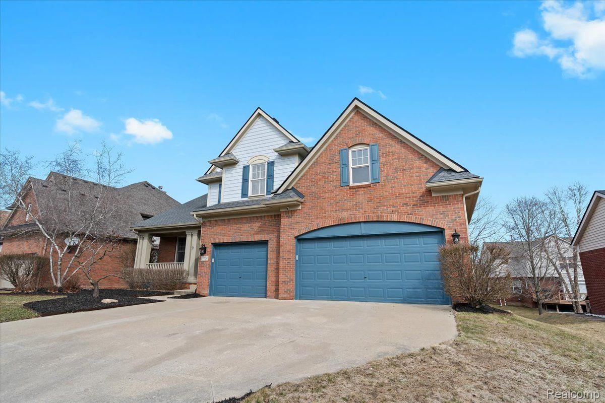 17020 CARRIAGE WAY