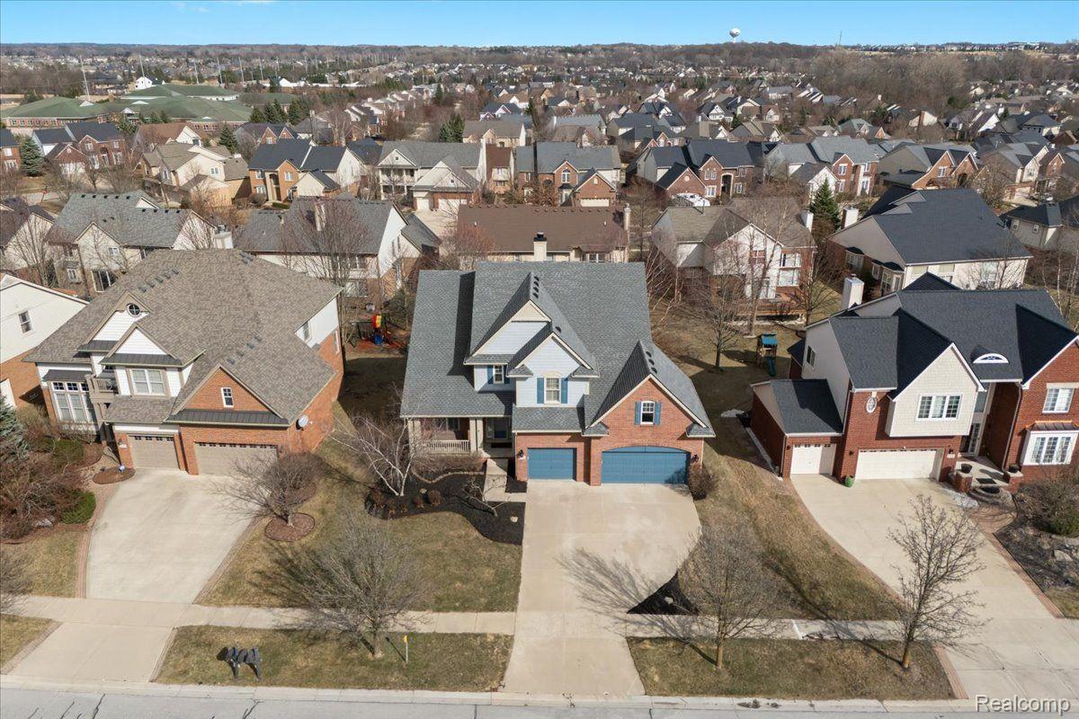 17020 CARRIAGE WAY
