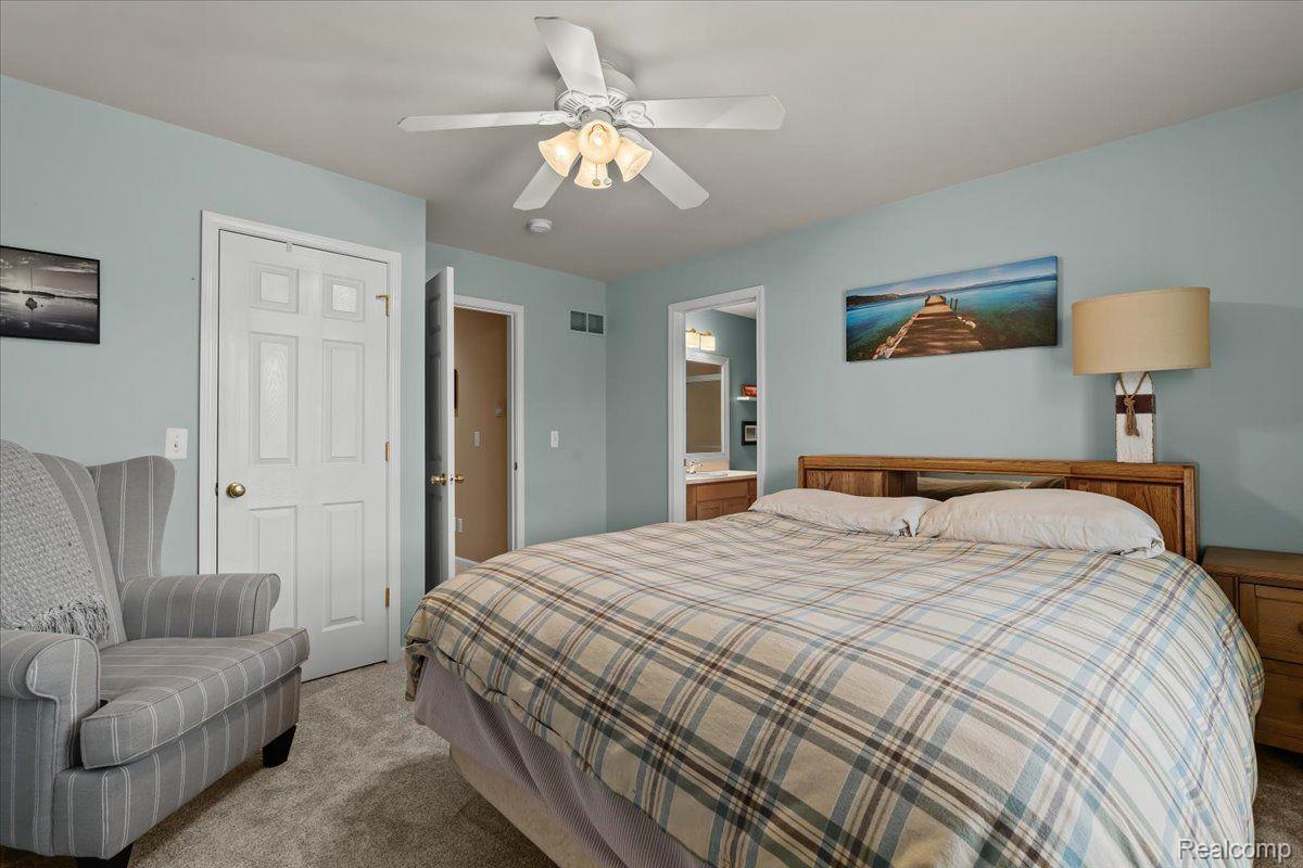 17020 CARRIAGE WAY