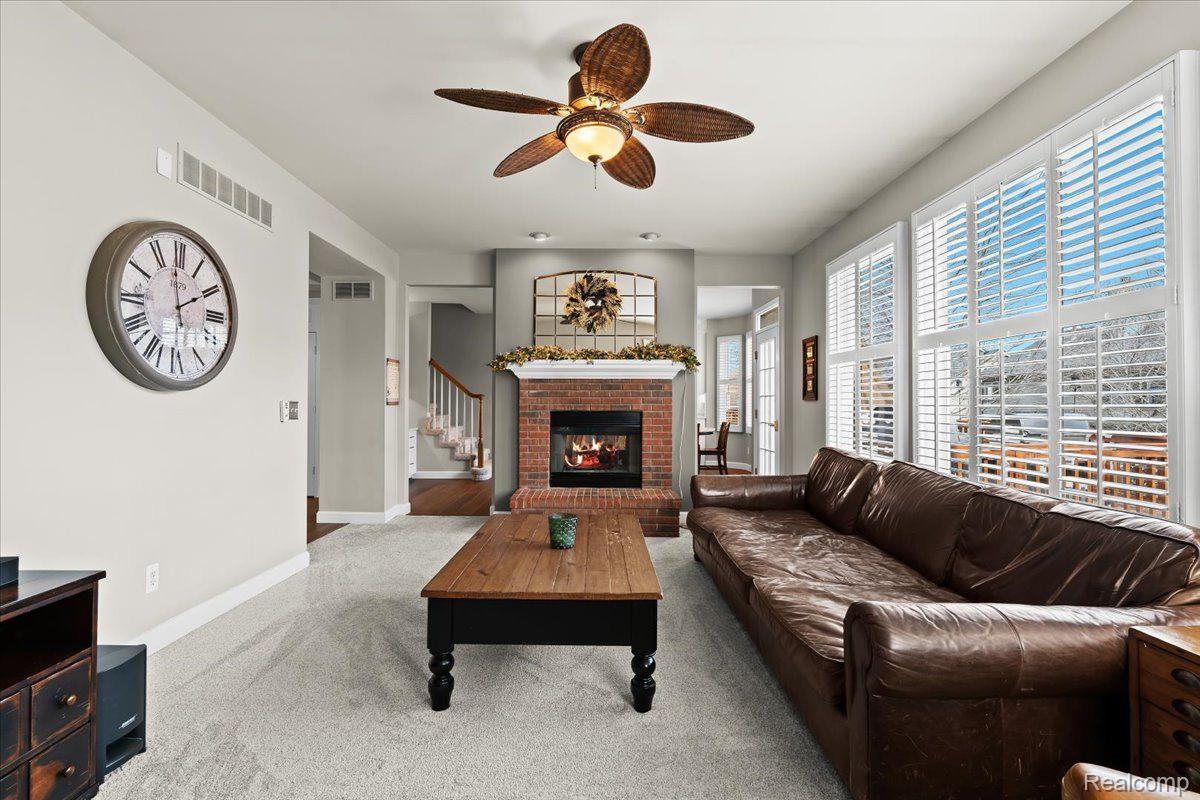 17020 CARRIAGE WAY