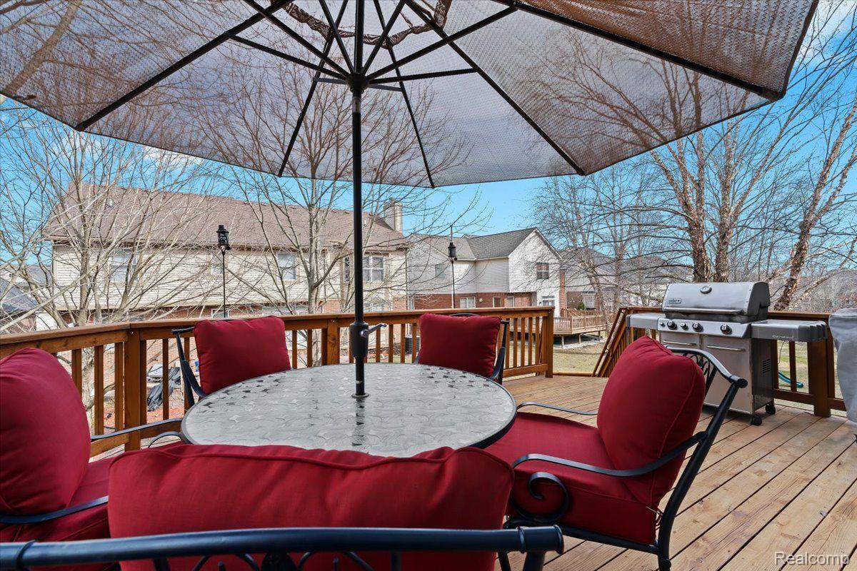 17020 CARRIAGE WAY
