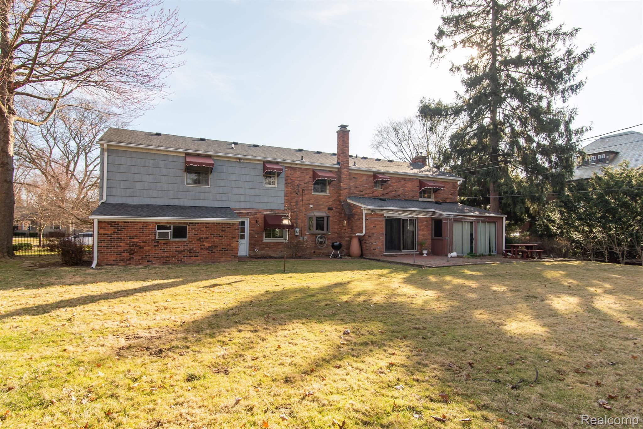 253 LAKELAND ST