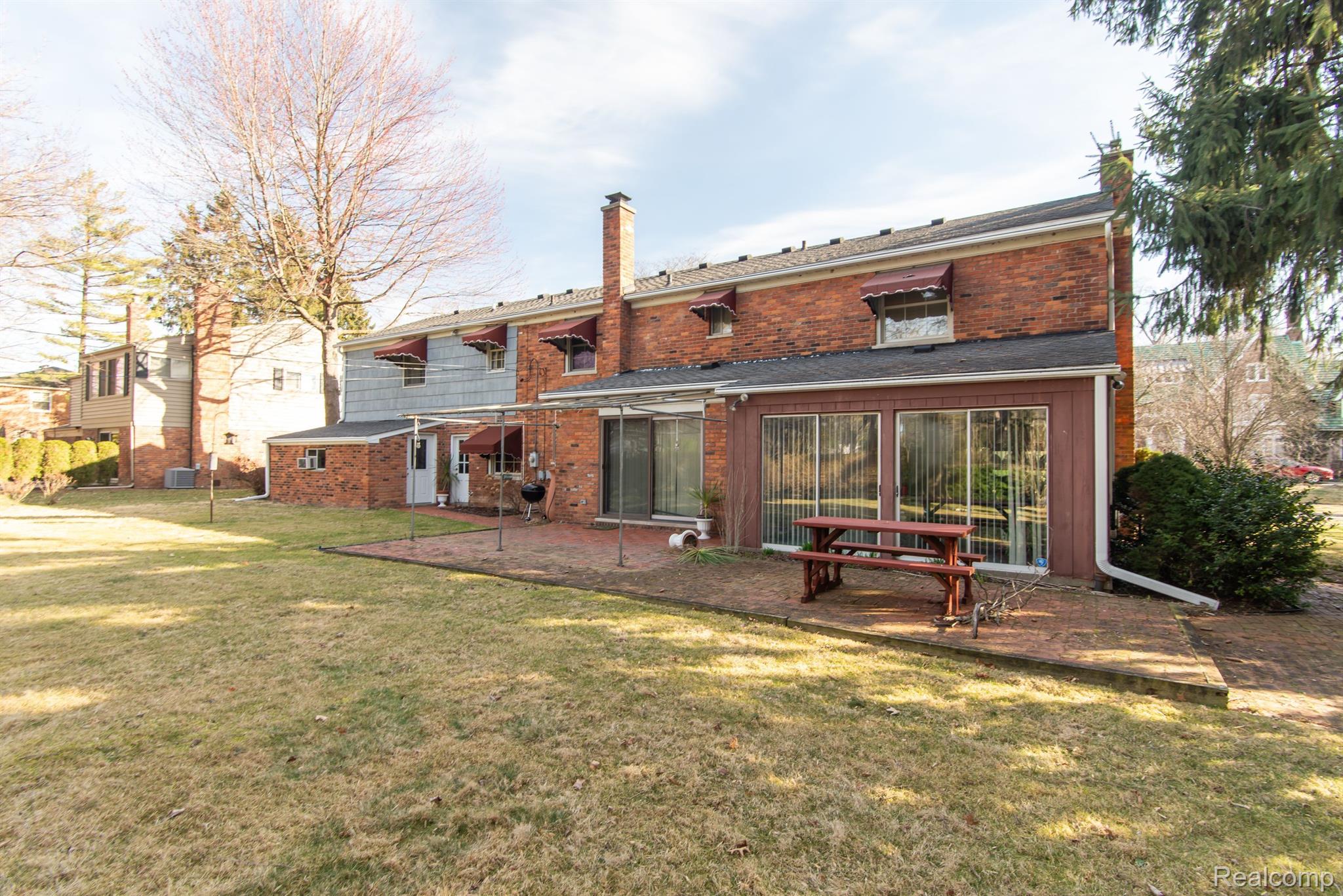 253 LAKELAND ST