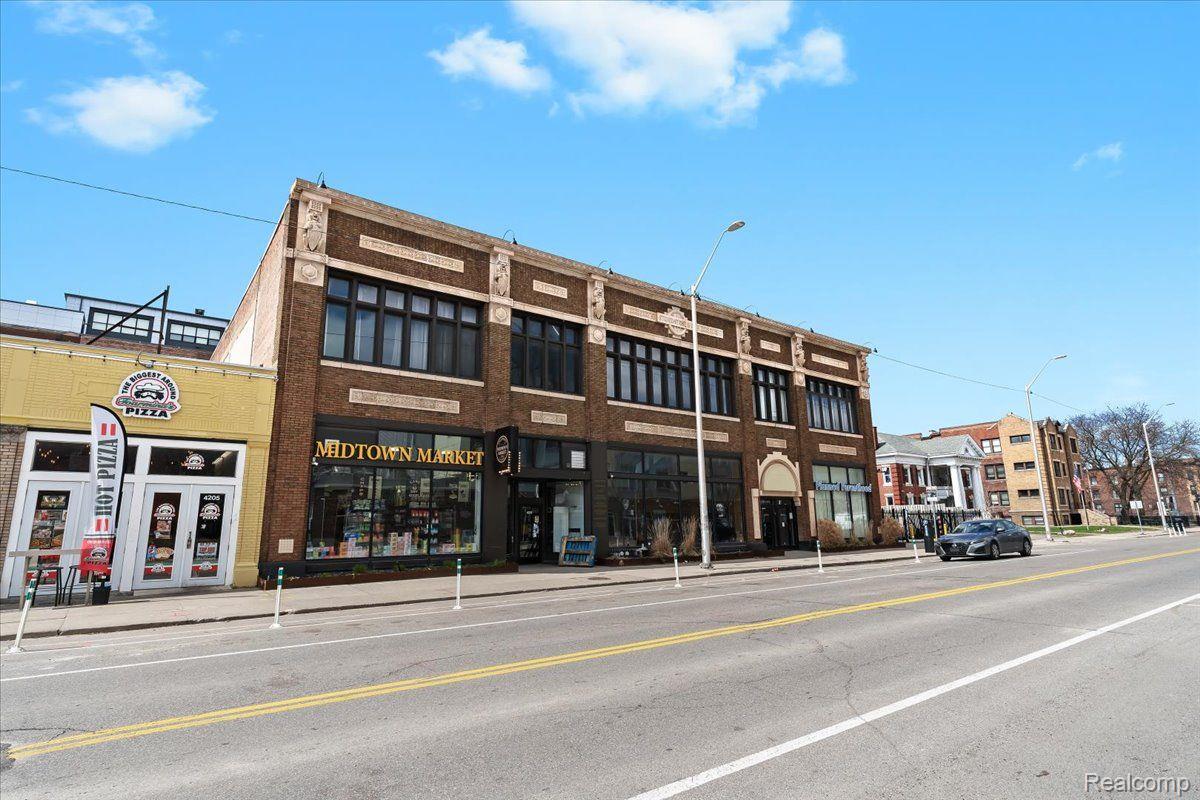 4221 CASS AVE 1300