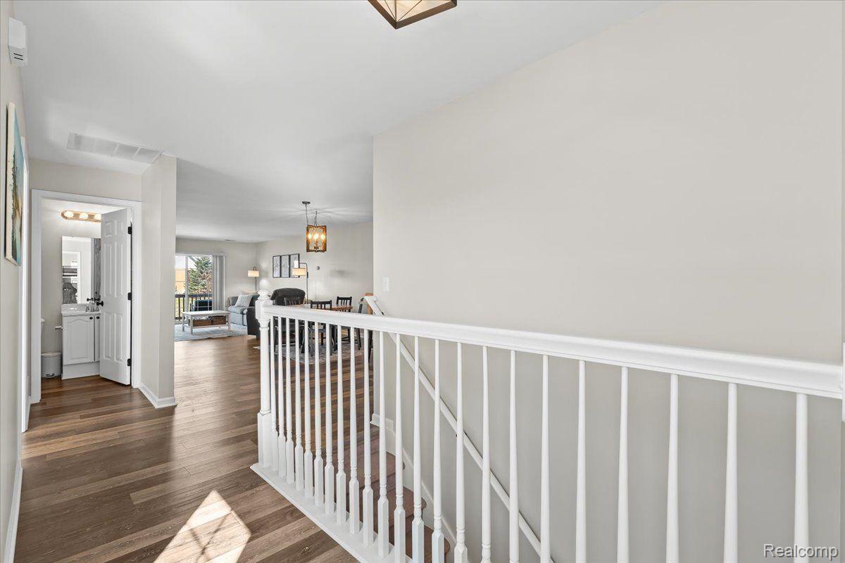 273 VICTORIA DR