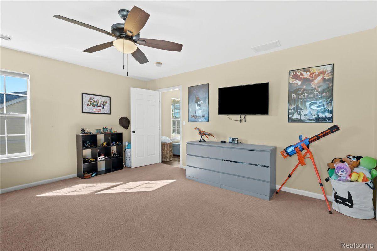 273 VICTORIA DR