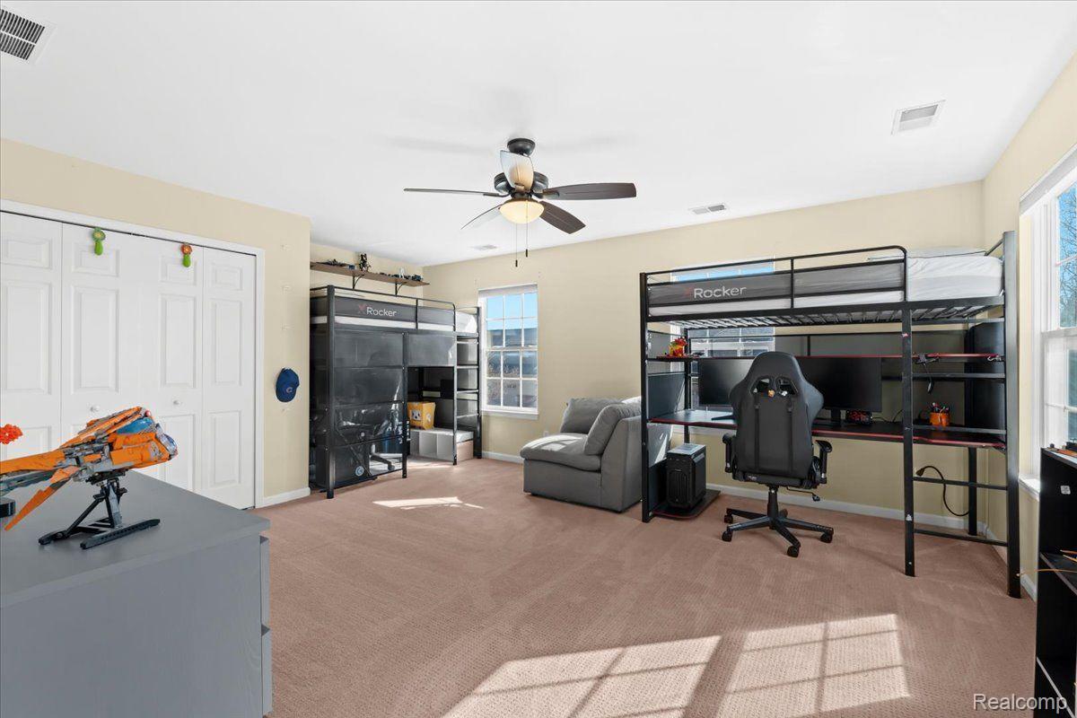 273 VICTORIA DR