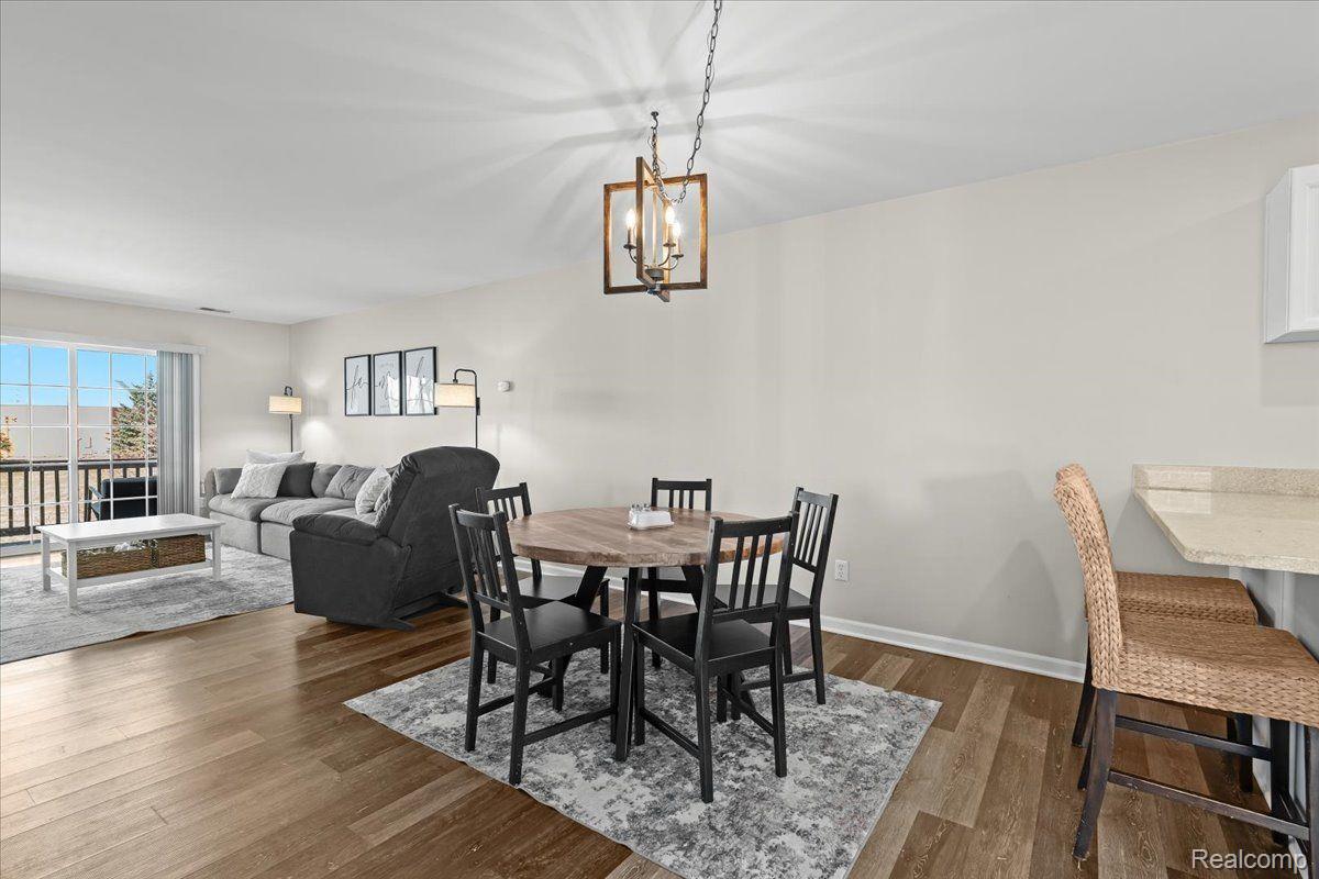 273 VICTORIA DR