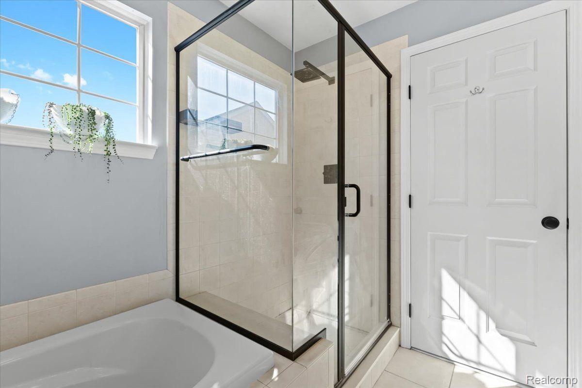 273 VICTORIA DR