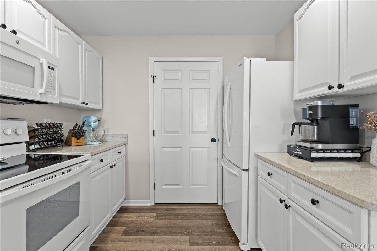 273 VICTORIA DR