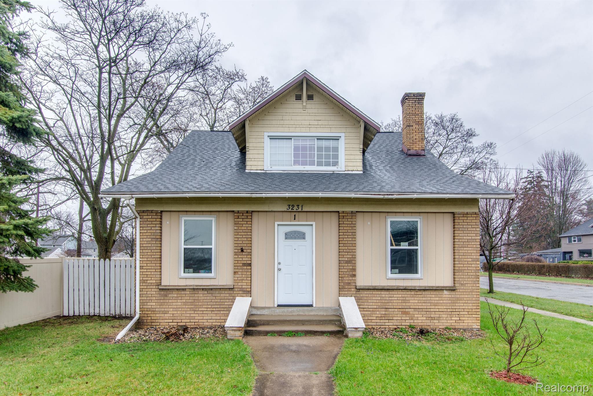 3231 PORTAGE ST