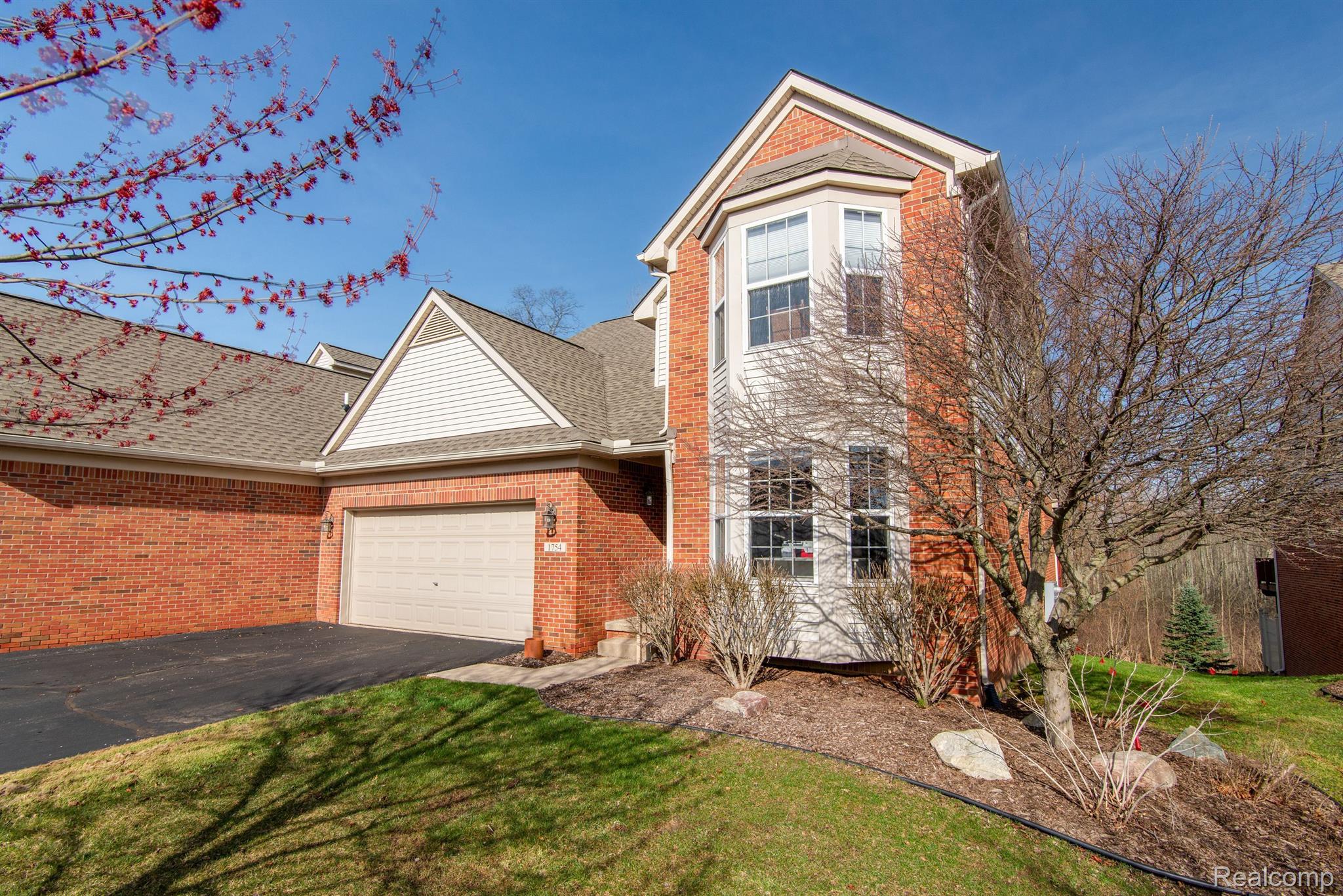 1754 GENOA CIR
