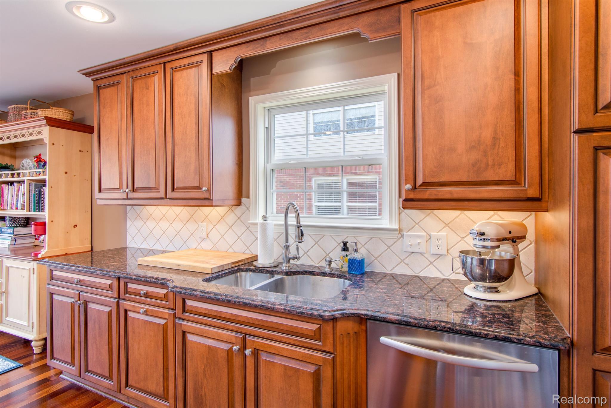 1754 GENOA CIR