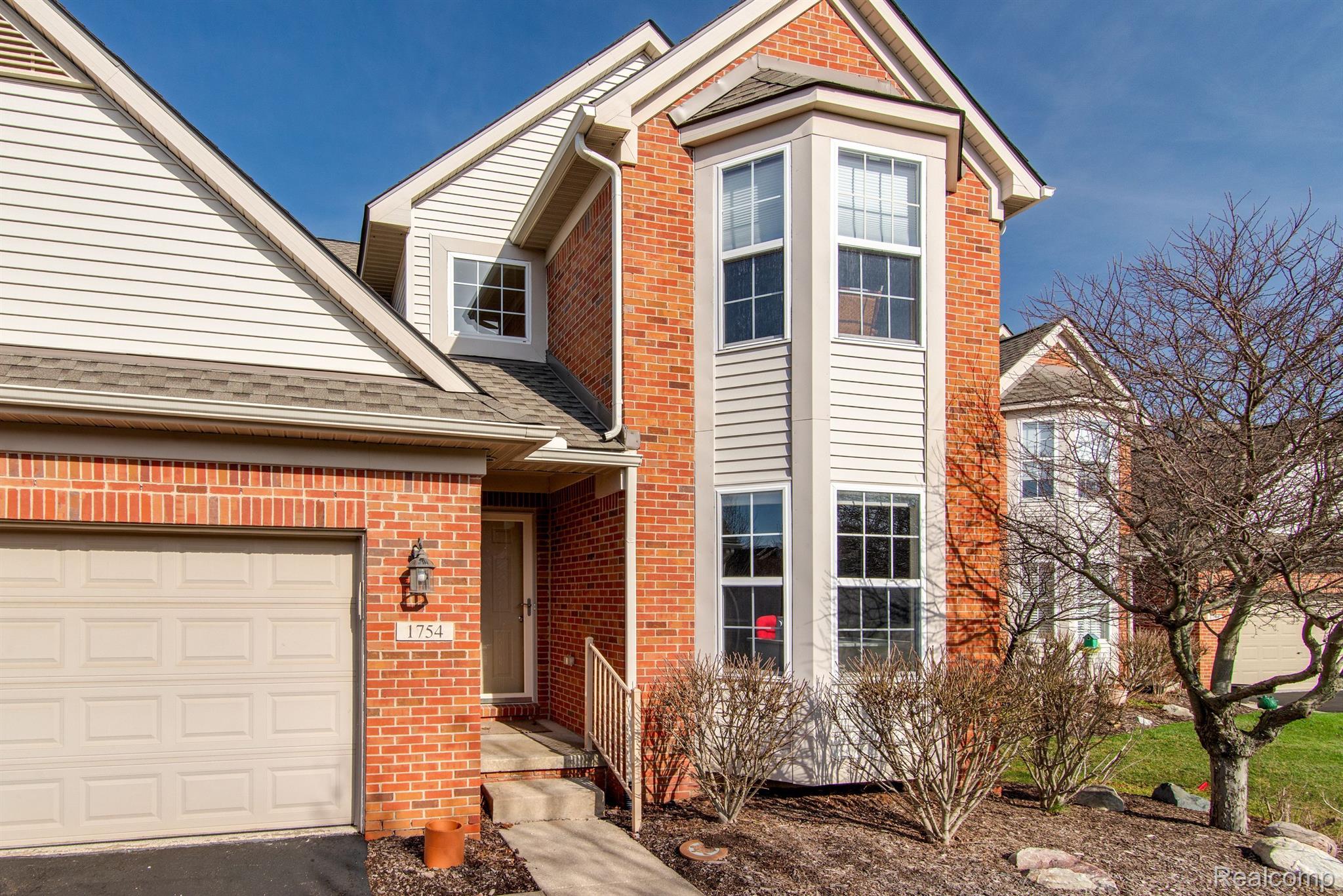1754 GENOA CIR
