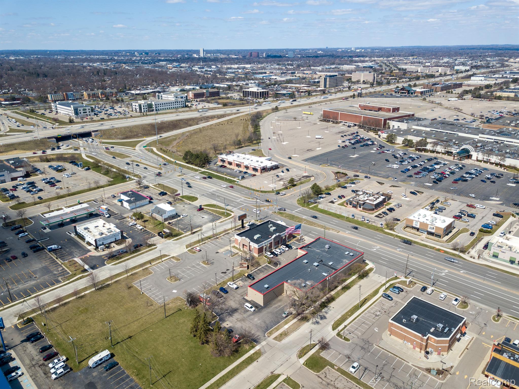 451 W 14 MILE RD