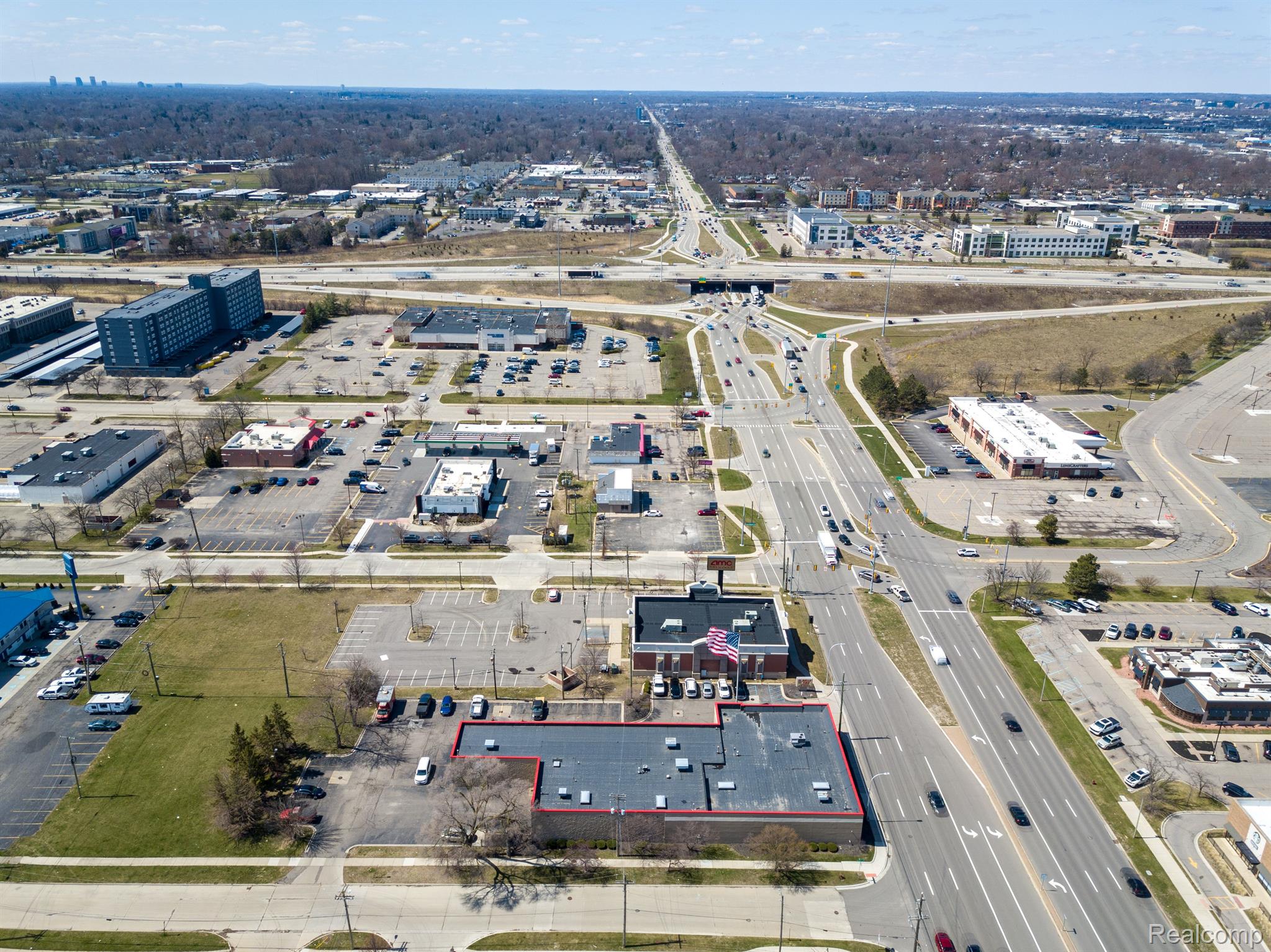 451 W 14 MILE RD