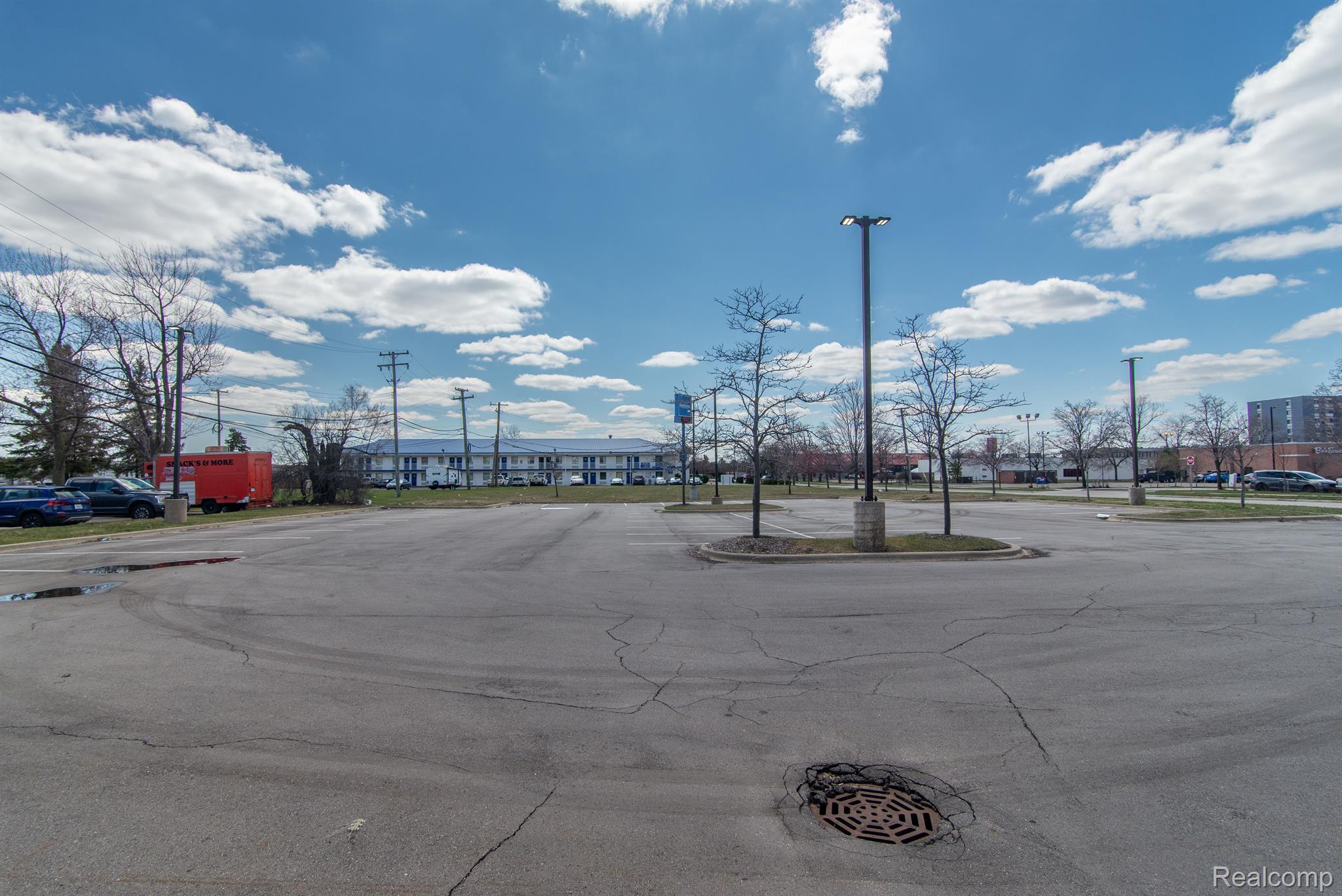 451 W 14 MILE RD