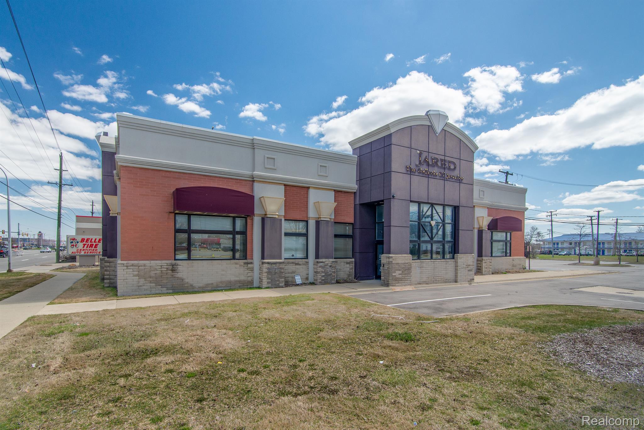 451 W 14 MILE RD