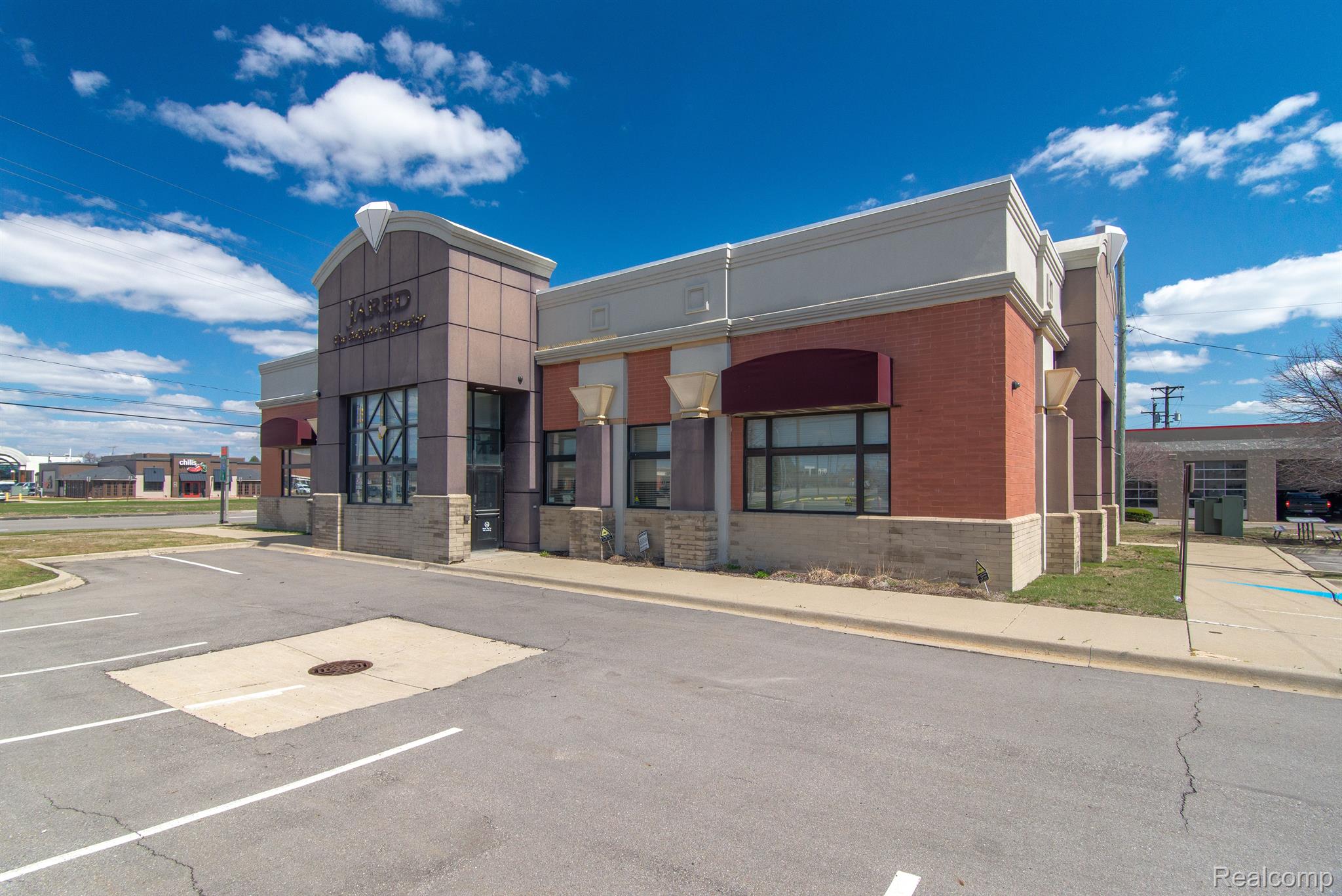 451 W 14 MILE RD