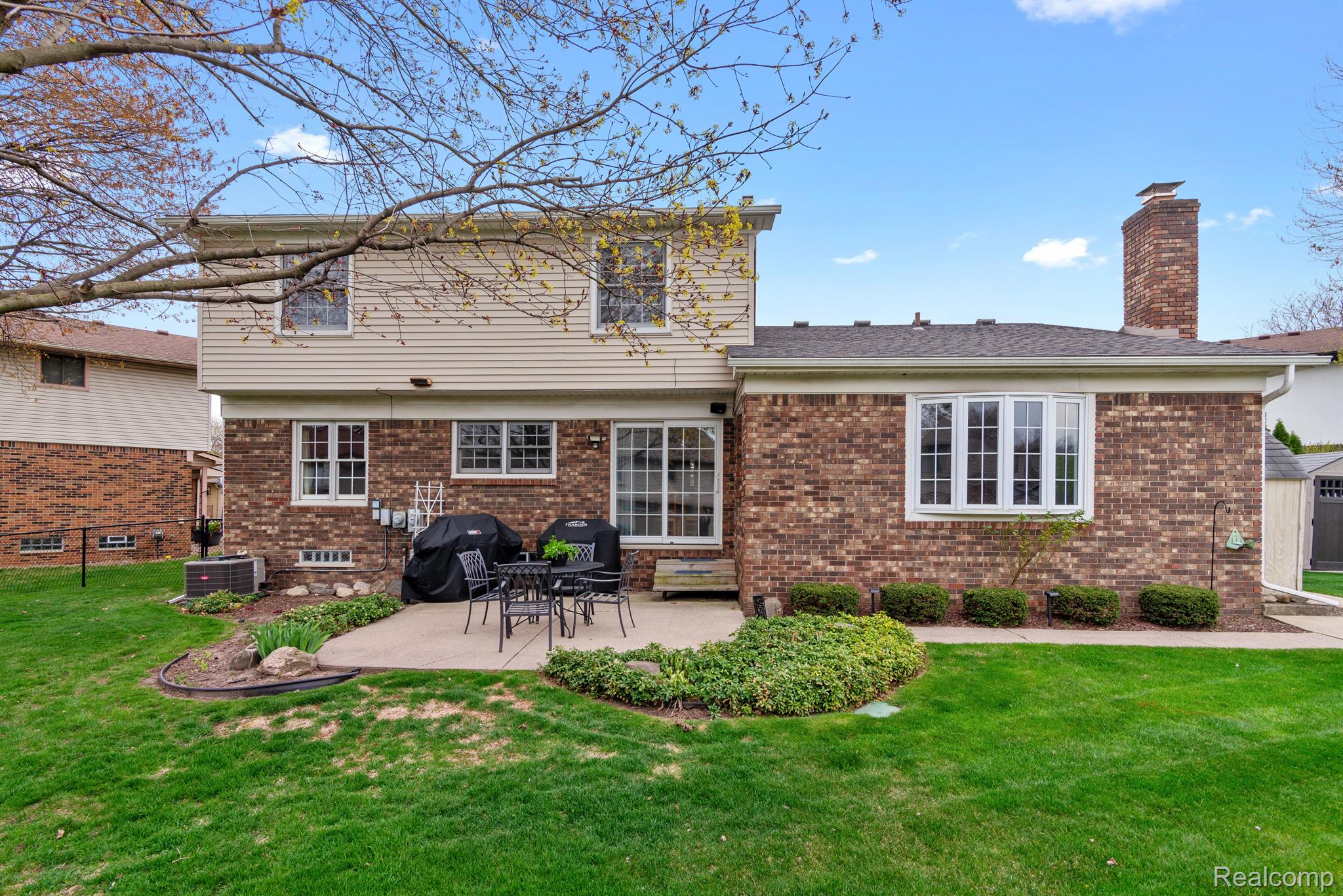 14475 WOODSIDE DR