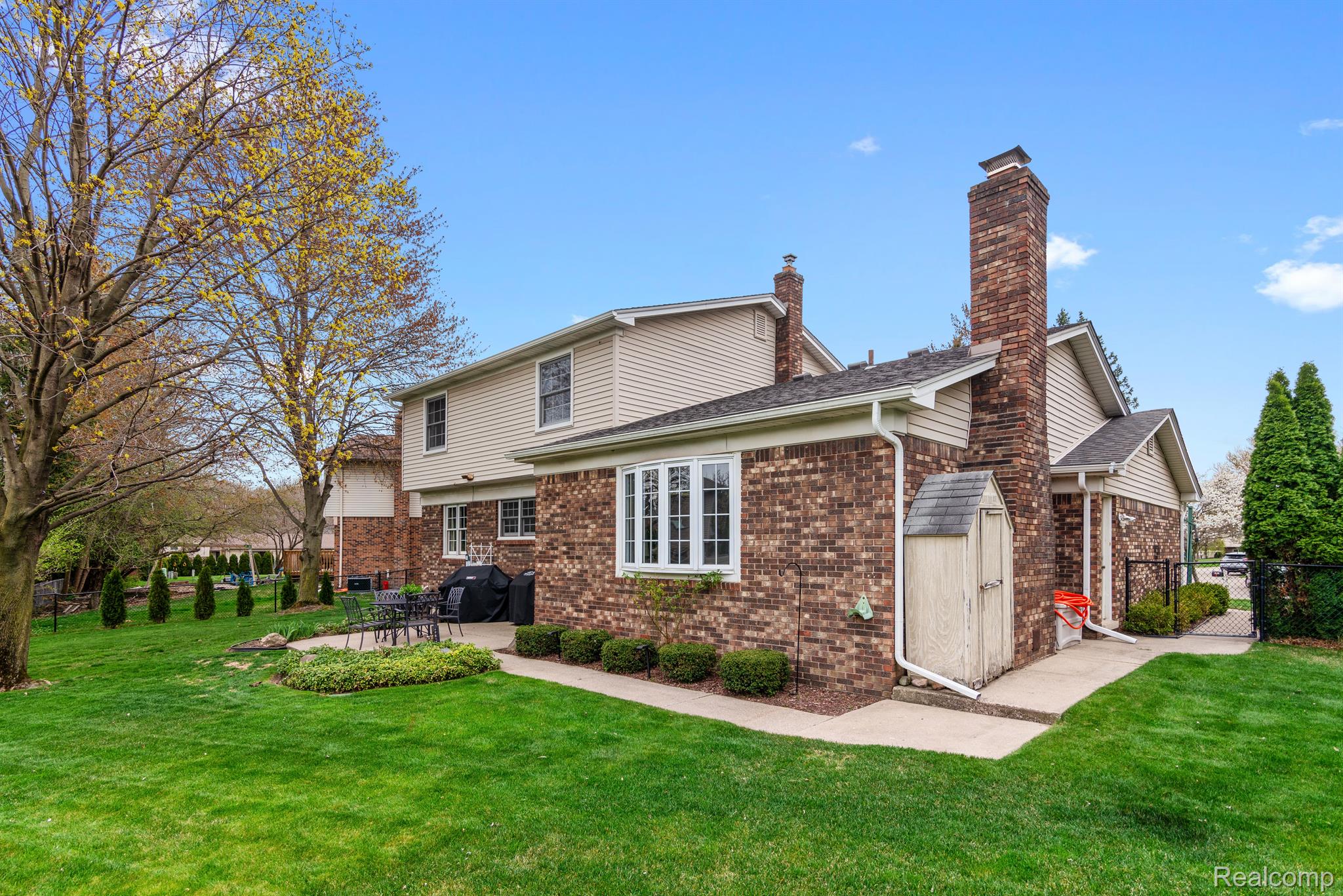 14475 WOODSIDE DR