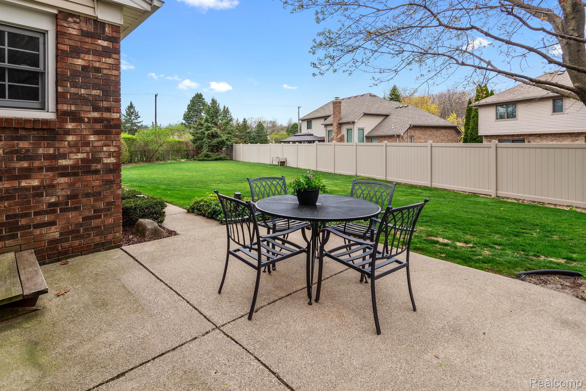 14475 WOODSIDE DR
