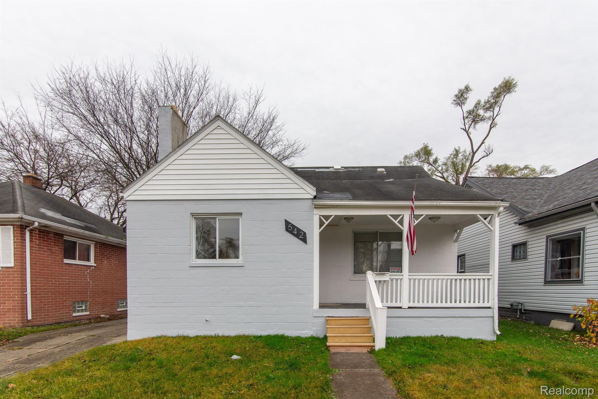 542 E MUIR AVE
