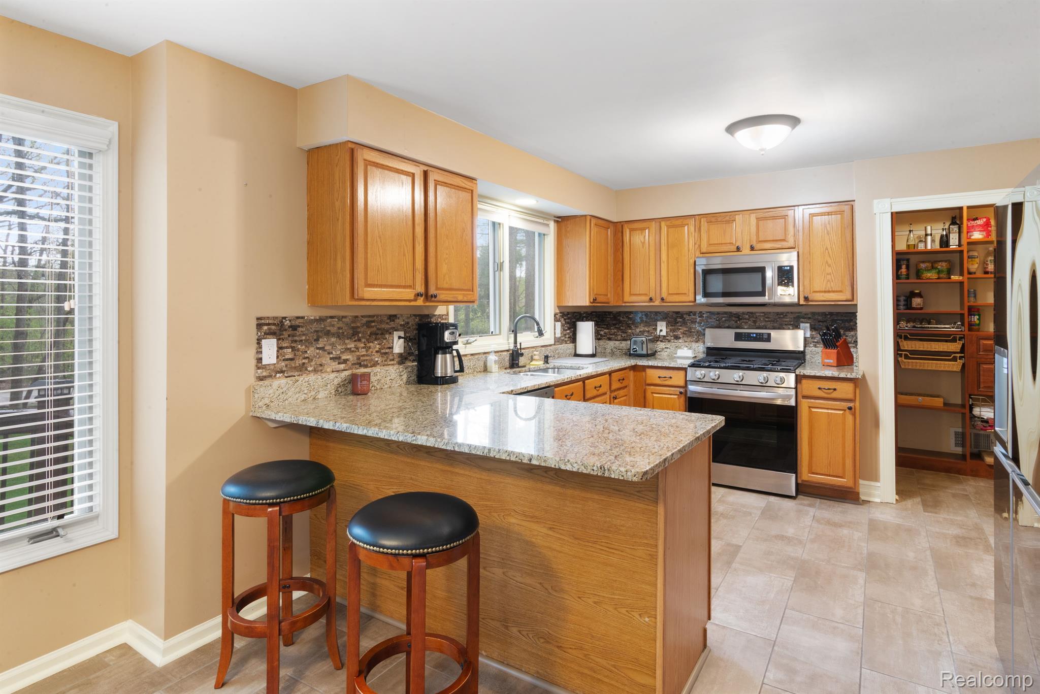 169 WATERVIEW DR