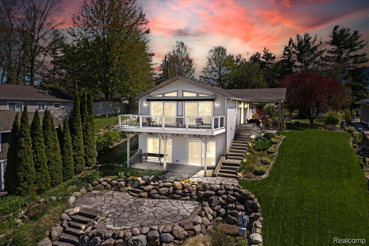 6521 HARTWOOD DR