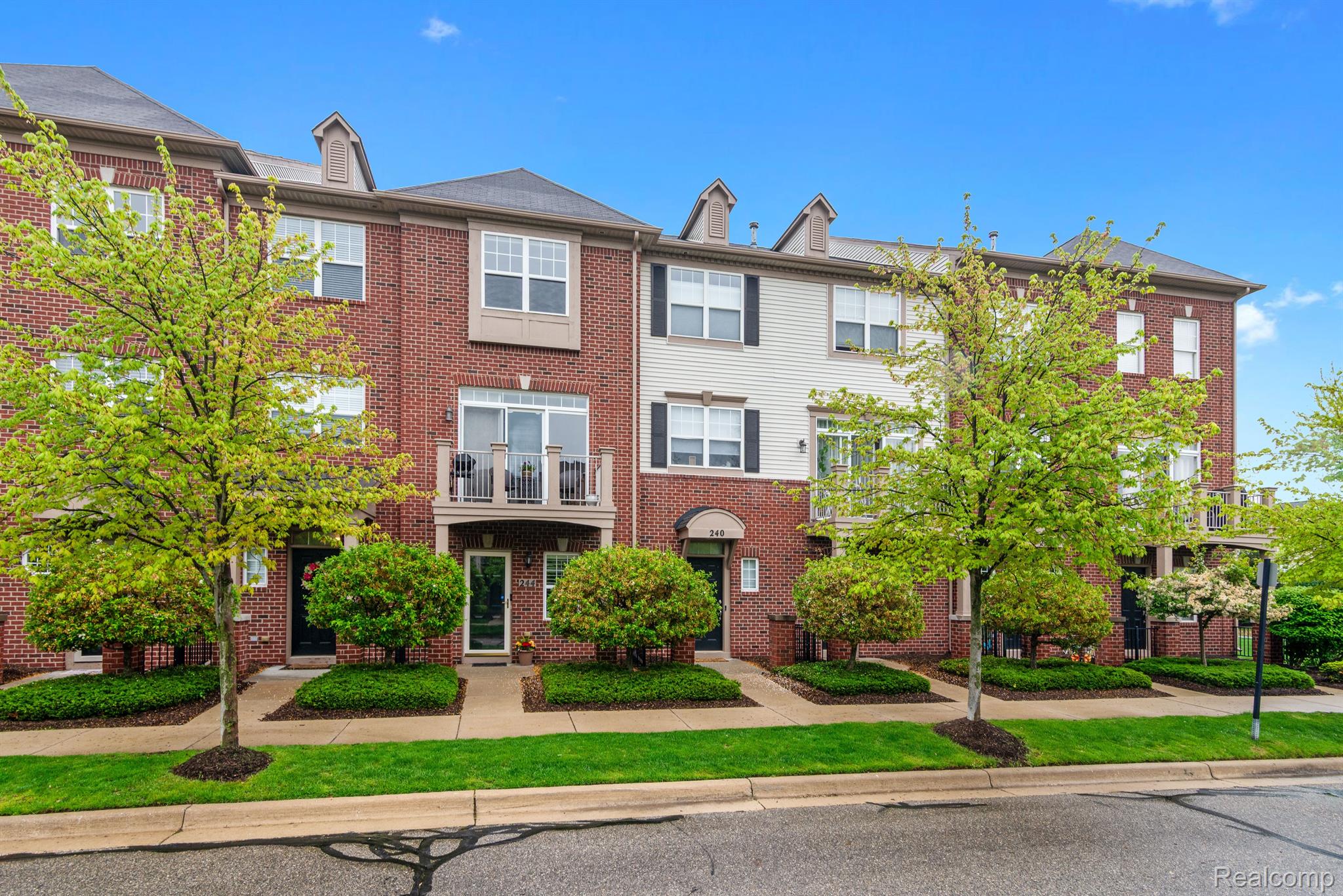 244 WRIGHT ST 77