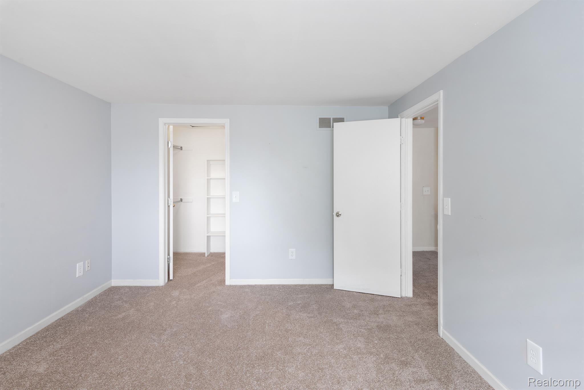 37477 CLUBHOUSE DR 165