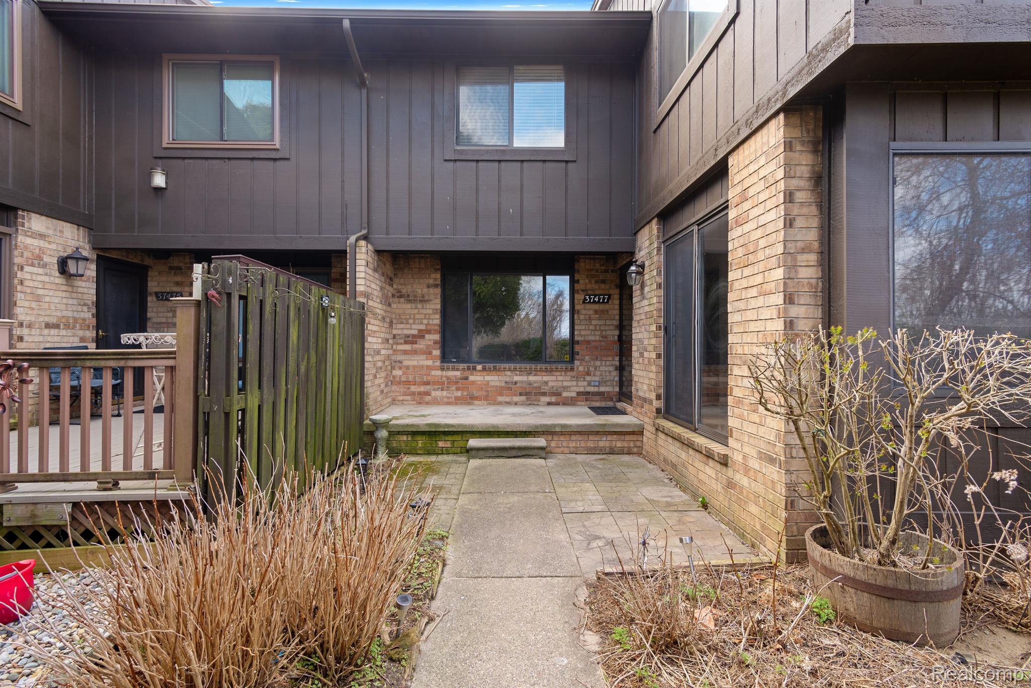37477 CLUBHOUSE DR 165