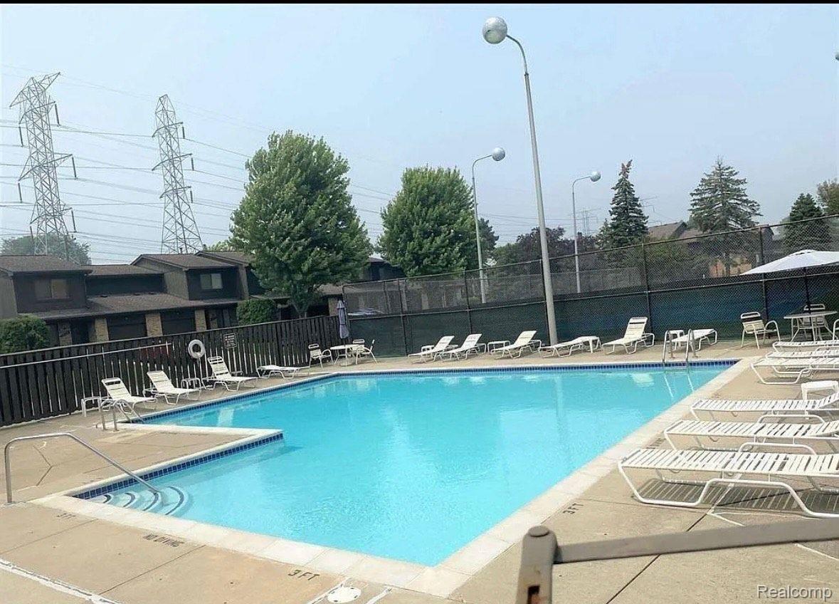 37477 CLUBHOUSE DR 165