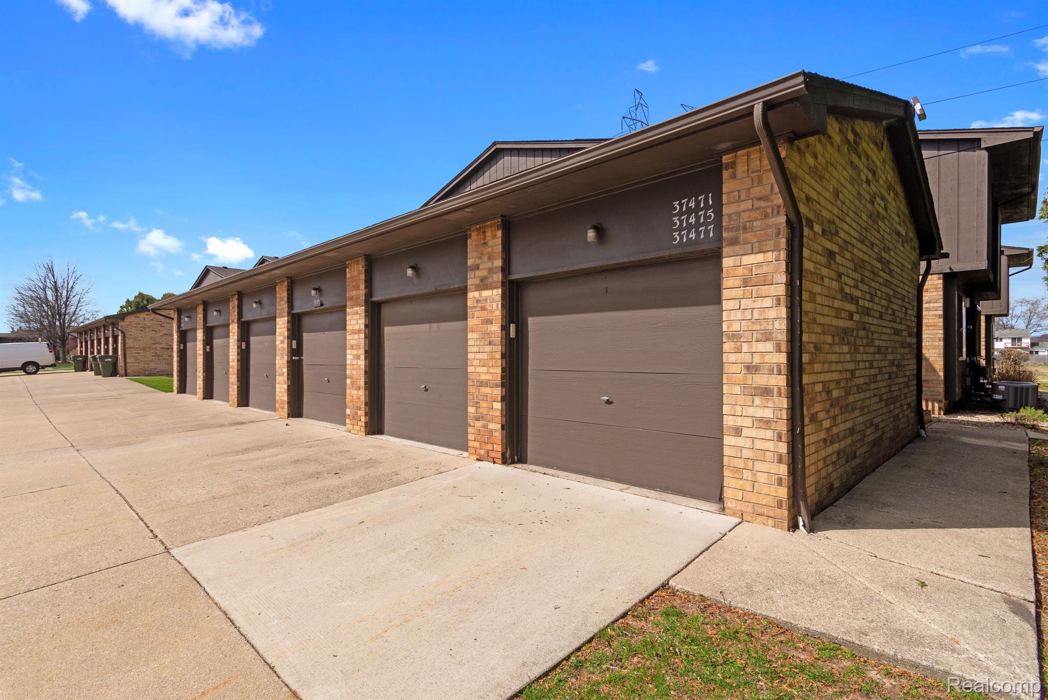 37477 CLUBHOUSE DR 165