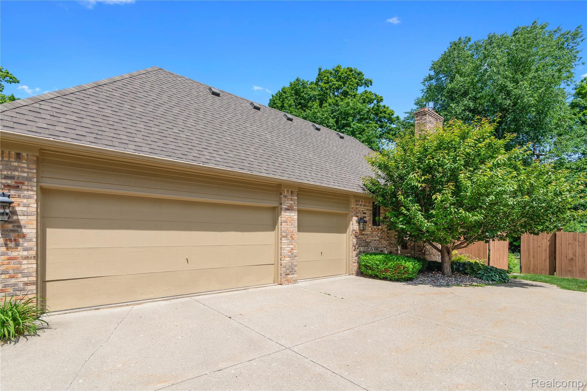 1484 Kings Pointe Road