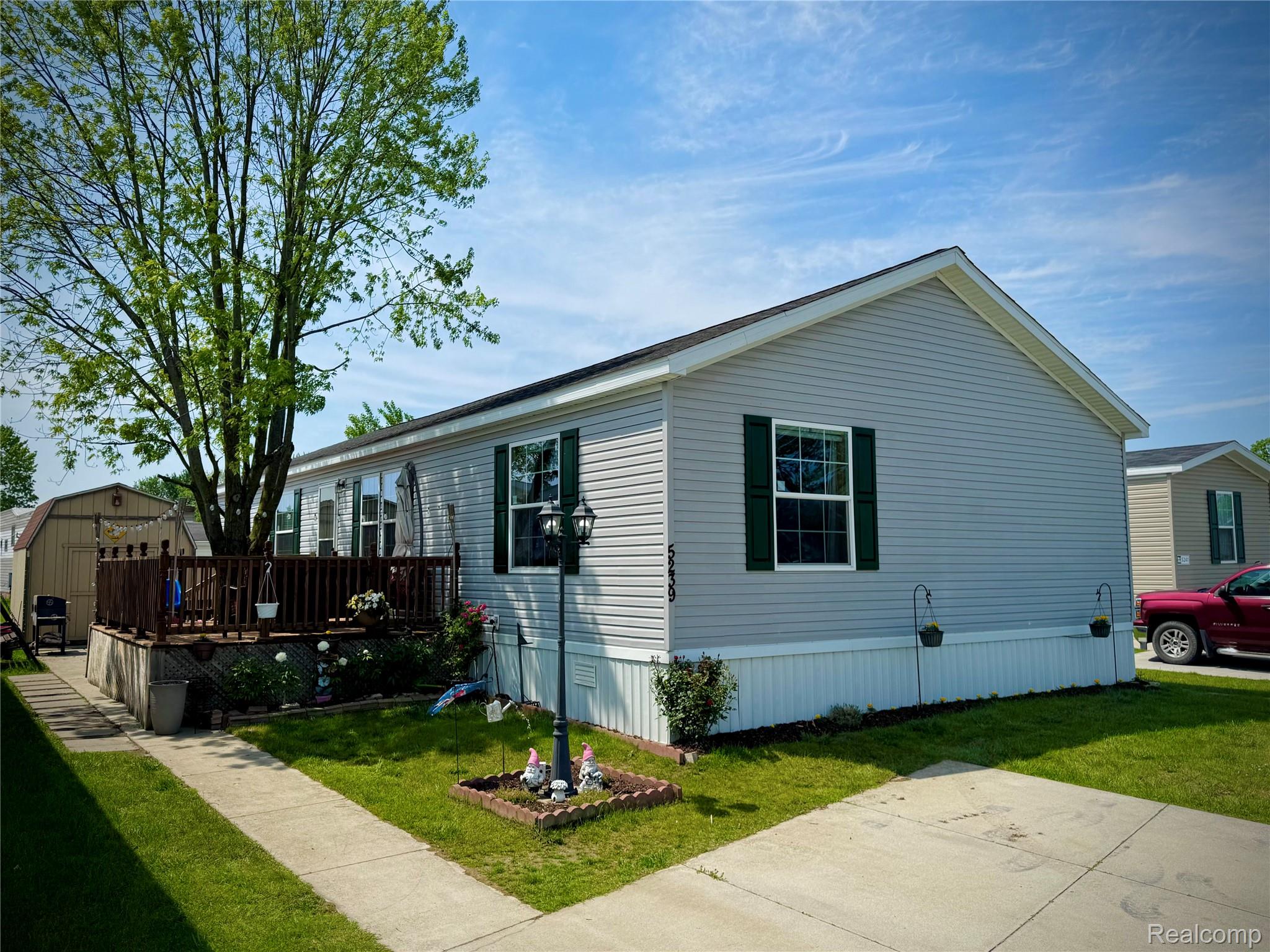 5239 Americana Ln