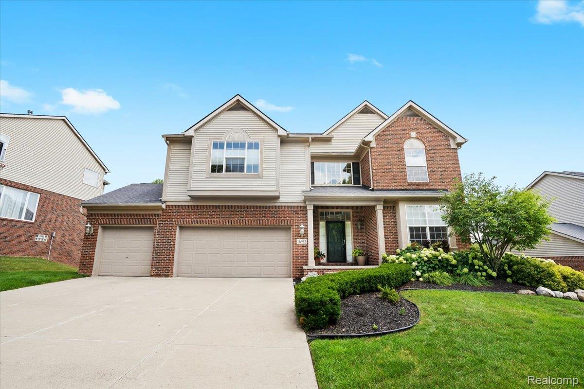 16962 Algonquin Drive