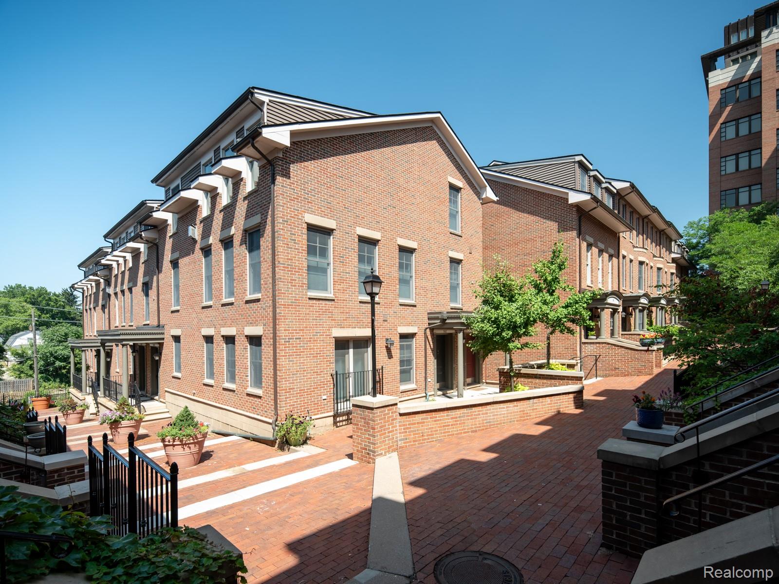 164 Ashley Mews Drive Unit: 47