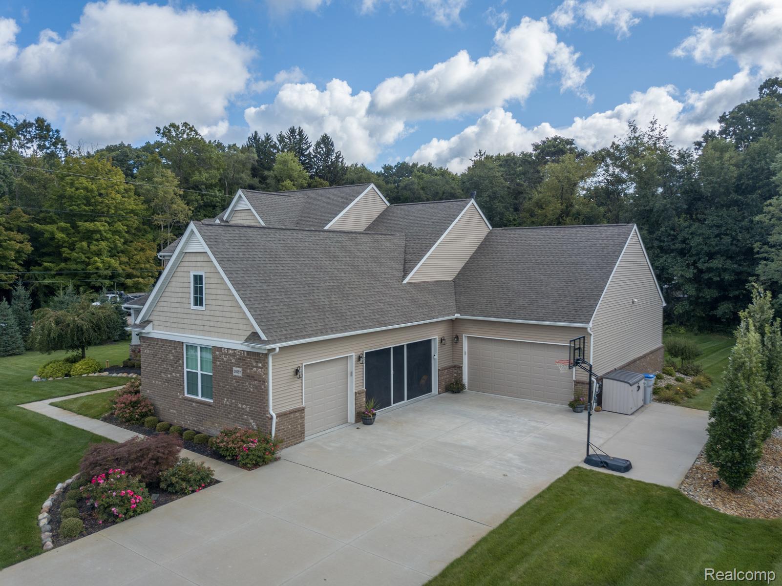 1027 Xanadu Court