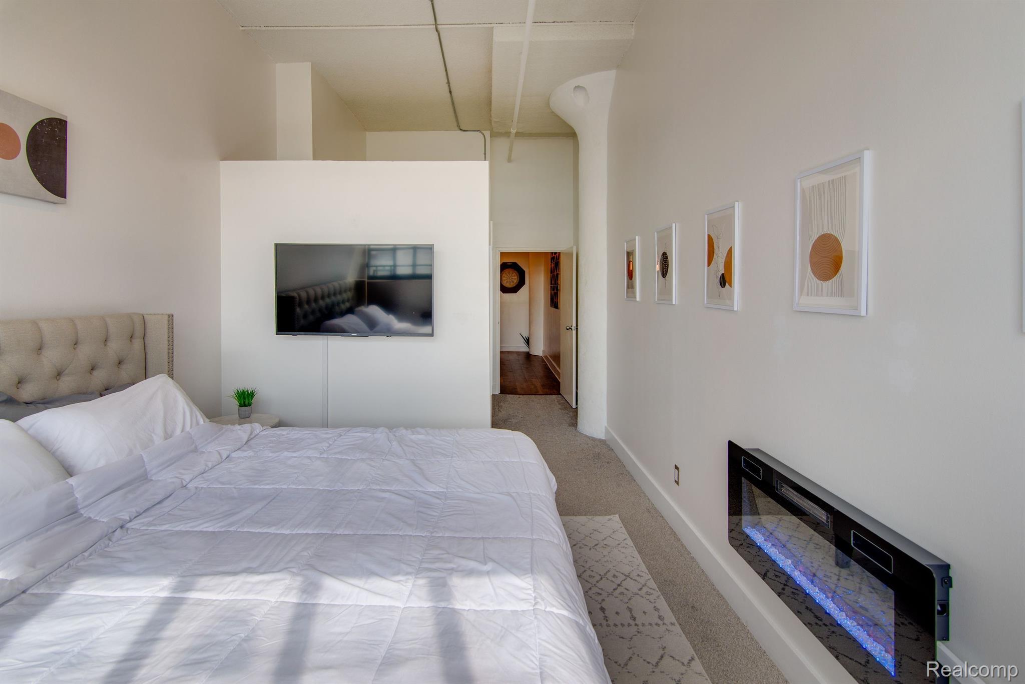 6533 E JEFFERSON Avenue Unit: 601