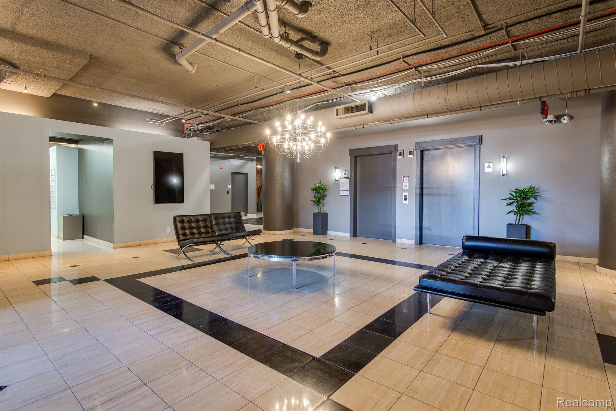 6533 E JEFFERSON Avenue Unit: 601