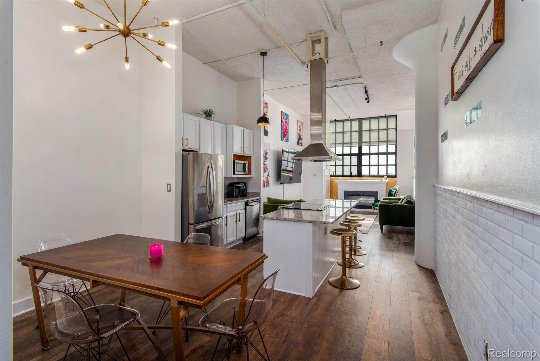 6533 E JEFFERSON Avenue Unit: 601