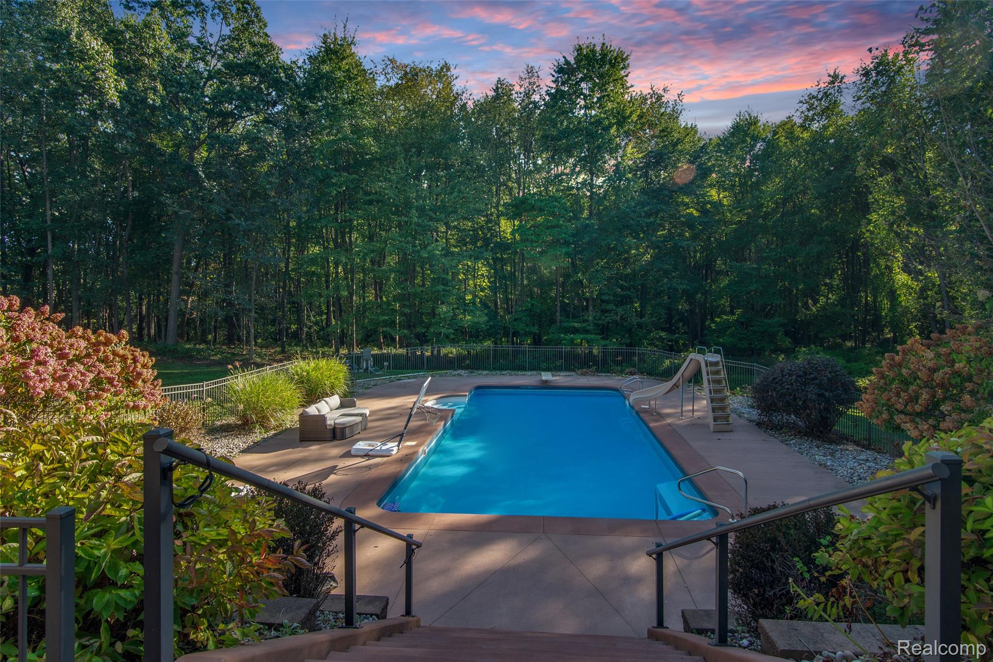5090 Stone Oak Drive