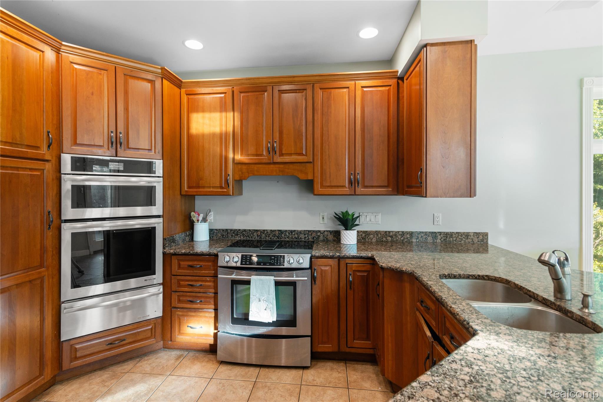 5090 Stone Oak Drive