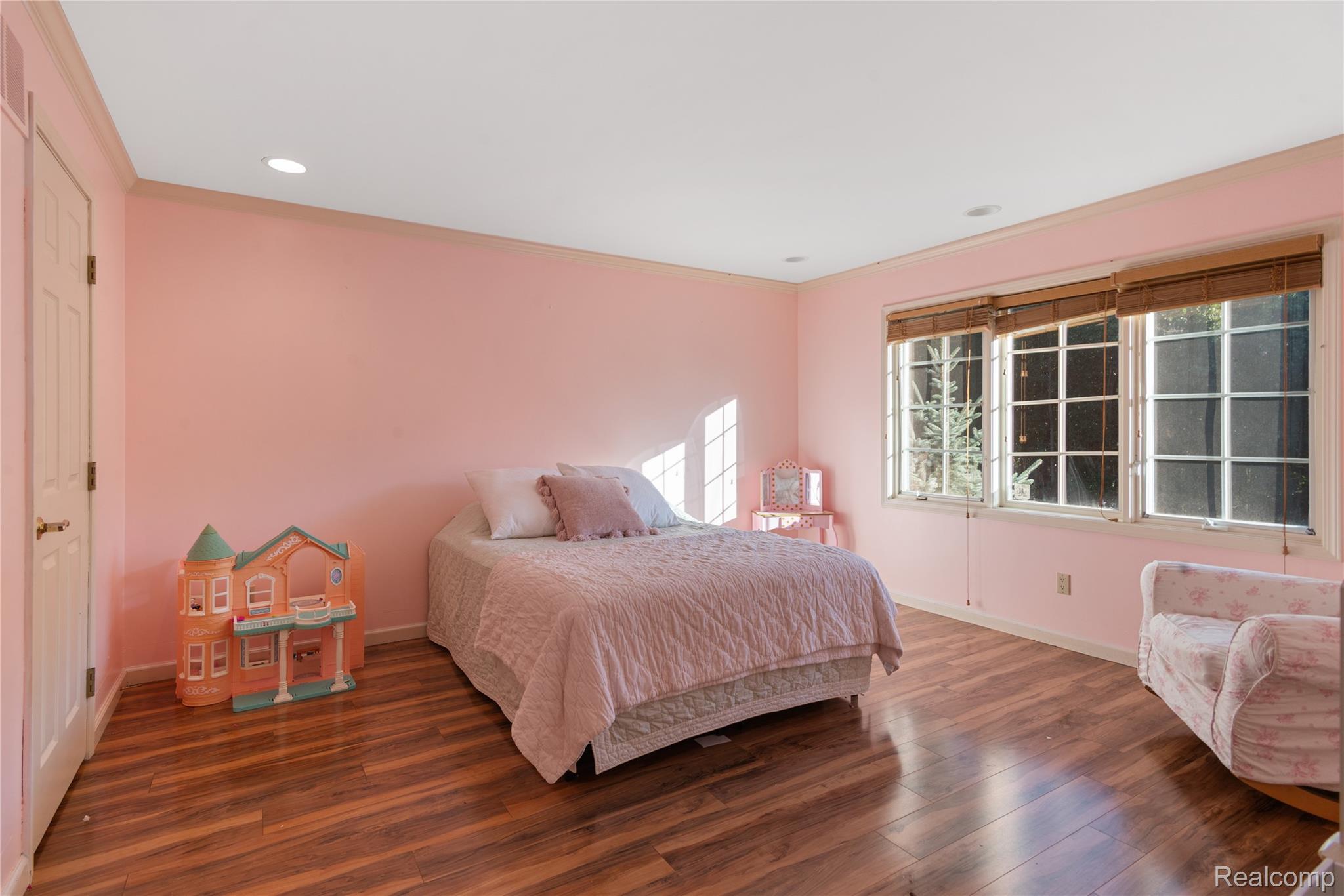 5090 Stone Oak Drive